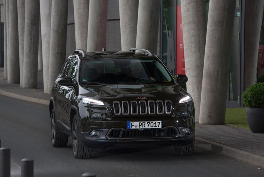  Jeep Cherokee 75th Anniversary (KL) 2016 года  (WW) (фото 4 из 24)